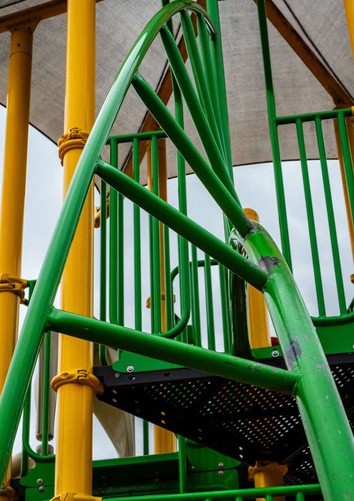 Playground twisted ladder-1617