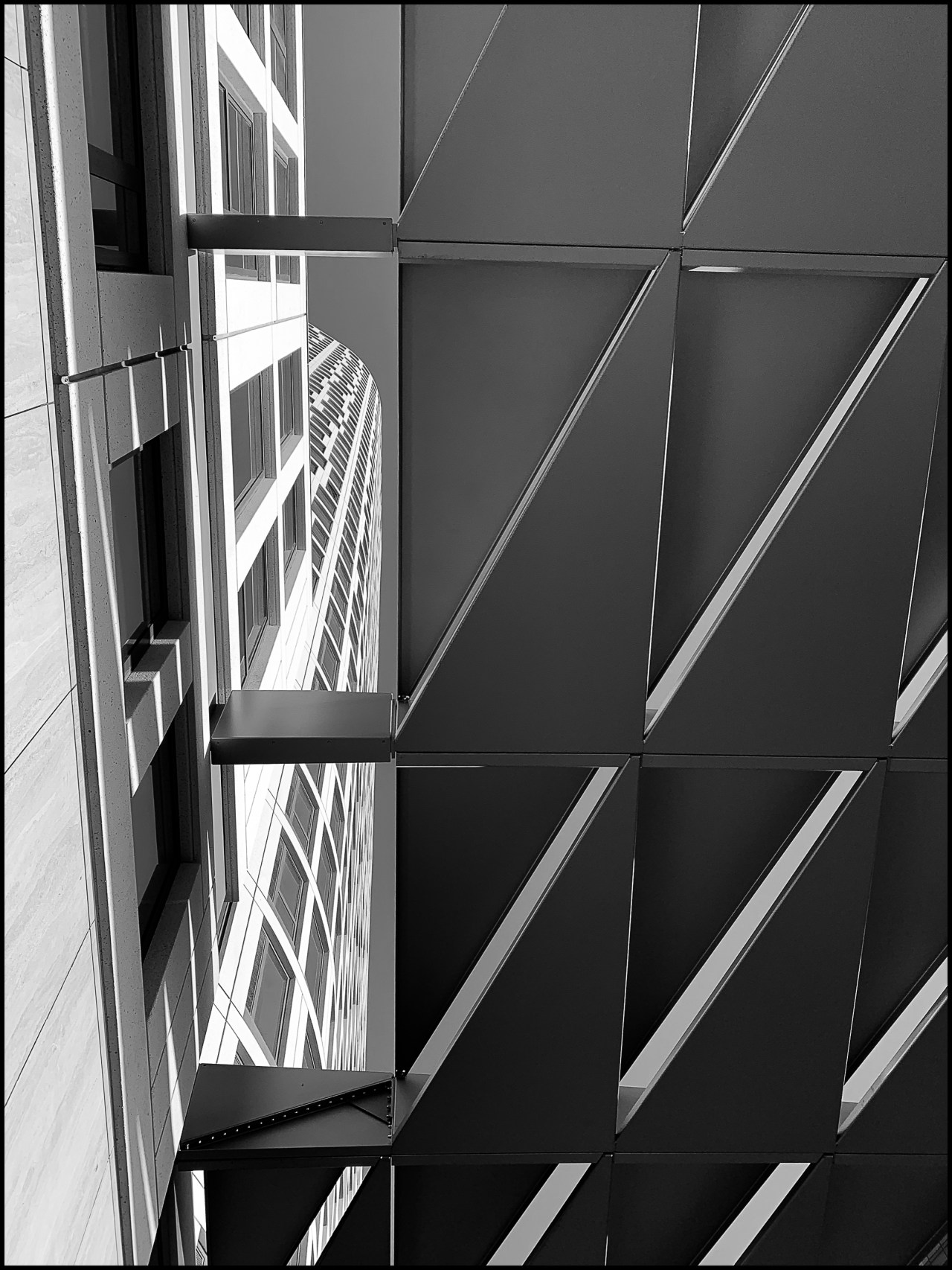 Monochrome Mondays: City&nbsp;vertigo