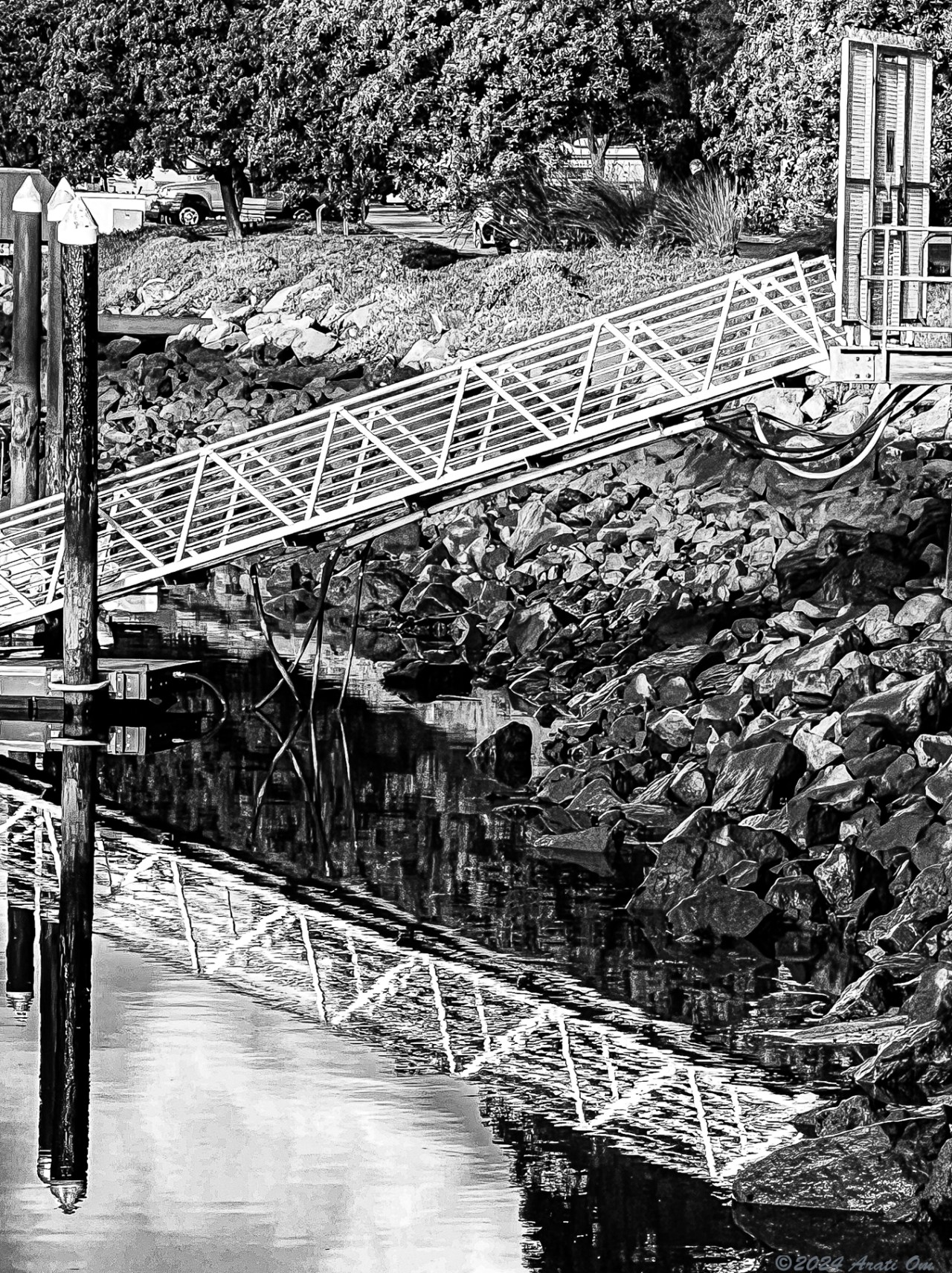 Monochrome Mondays: Dock access upper&nbsp;harbor